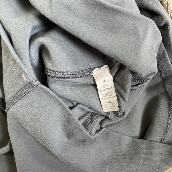 Lululemon Align High Rise Crop 21” size 4 in color Steam Blue - Picture 4 of 6